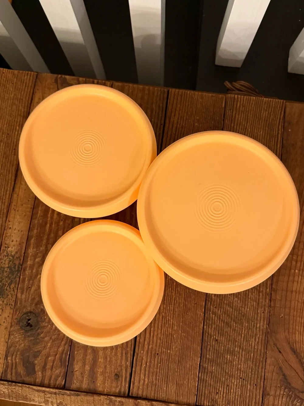 Modern Tupperware Peach Nesting Round Food Containers